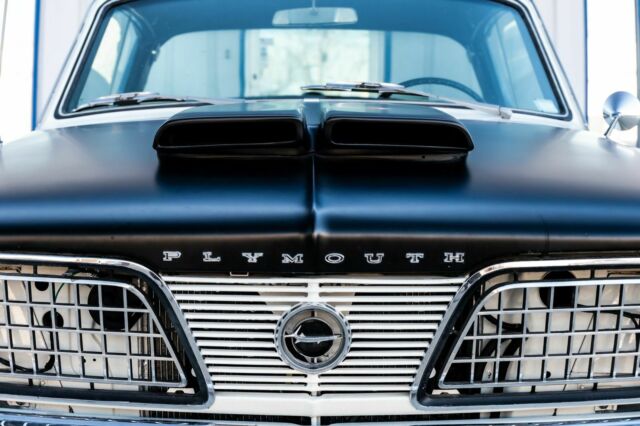 1964 Plymouth Barracuda (White/Black)