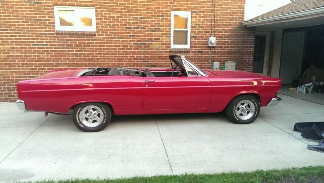 1967 Ford Fairlane (Red/Black)