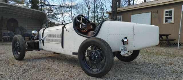 1929 Bugatti Type 35 / Type 37 (White/Black)