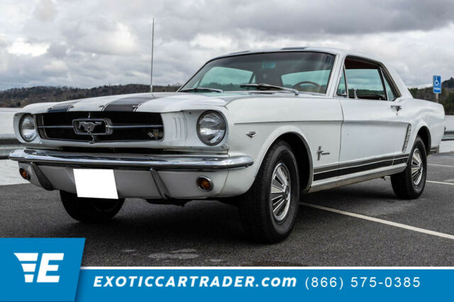 1964 Ford Mustang (White/Red)