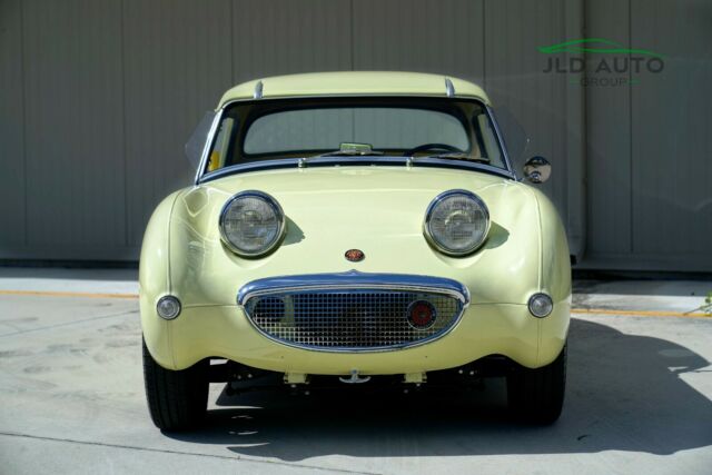 1960 Austin Healey Sprite (Crocus Yellow/Black)