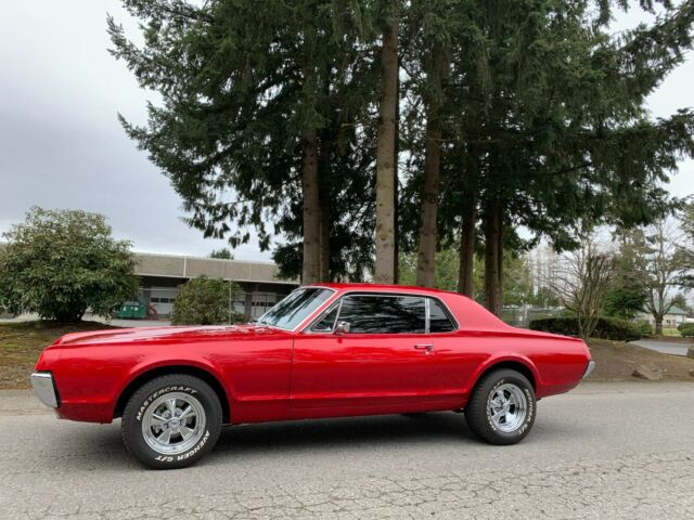 1967 Mercury Cougar (Red/Black)