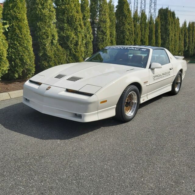 1989 Pontiac Trans Am (White/Black)