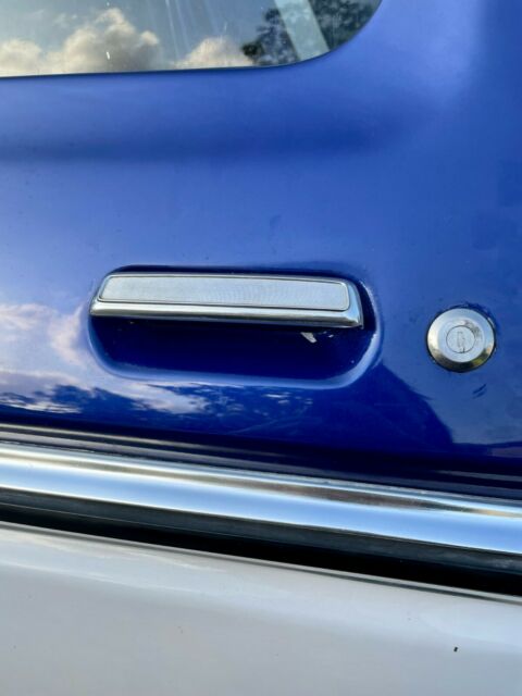 1978 Ford Bronco (Blue/White/Blue)