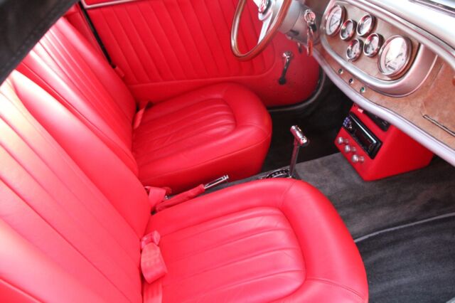 1936 Replica/Kit Makes 540K / 500K Mercedes-Benz (Silver/Red)