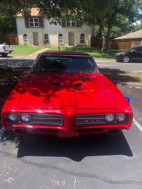 1969 Pontiac GTO (Red/Tan)