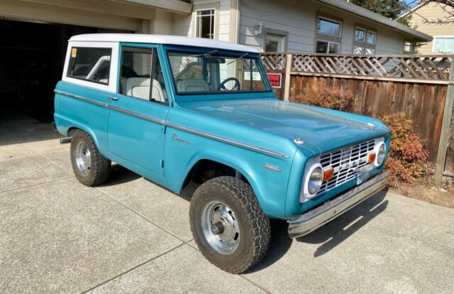 1969 Ford Bronco (1967 Ford Clearwater Aqua/White)