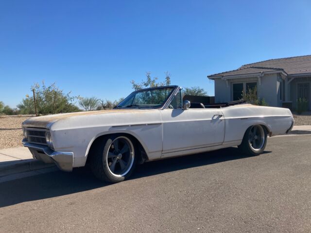 1966 Buick Special (White/Red)