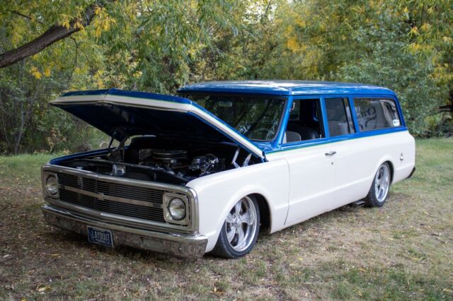 1972 Chevrolet C-10 (White/Black)
