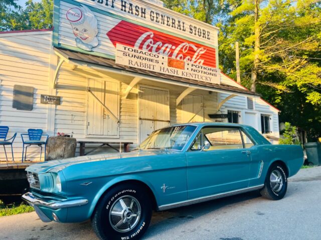 1965 Ford Mustang (Teal/White)