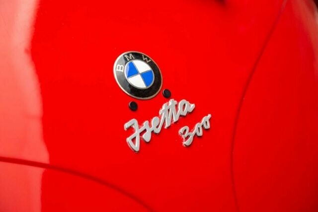 1957 BMW Isetta (Red/Tan)