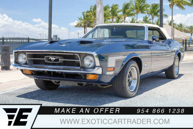 1971 Ford Mustang (Blue/White)