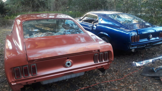1969 Ford Mustang (Indian Fire Red and Sonic Blue/Black)