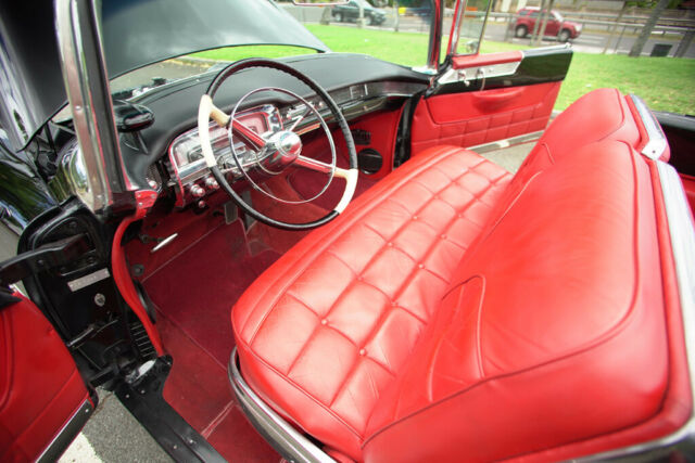1955 Cadillac Eldorado (Black/Red)