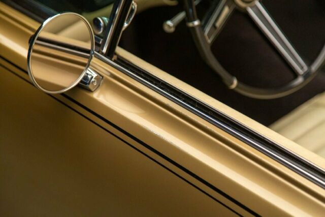 1967 Oldsmobile Cutlass (Gold/Tan)