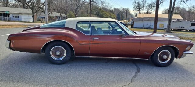 1972 Buick Riviera (Orange/Black)