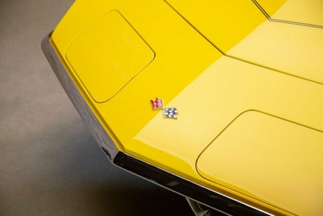1972 Chevrolet Corvette (Yellow/Black)