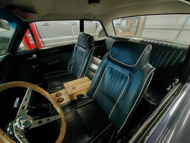 1965 Ford Falcon (Blue/Black)