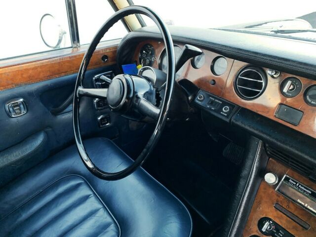 1974 Rolls-Royce SILVER SHADOW LWB (Blue/Blue)