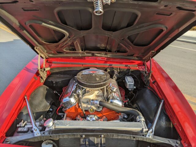 1968 Chevrolet Camaro SS (Red/Black)