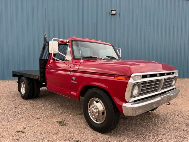 1974 Ford F350 (Red/Black)