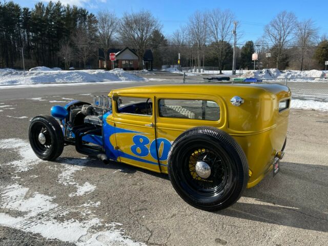 1929 Ford Model A (Gold/White)
