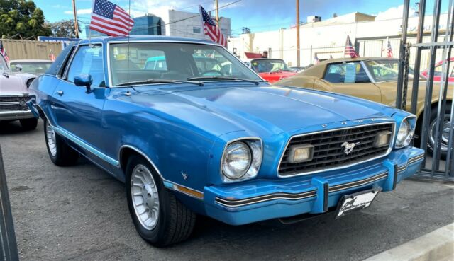 1978 Ford Mustang (Blue/Blue)