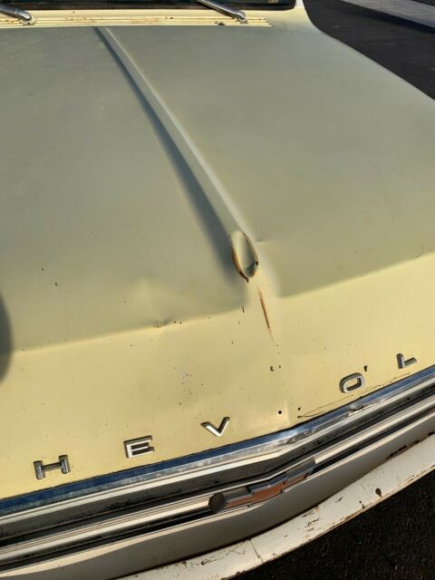 1968 Chevrolet C-10 (Yellow/Blue)