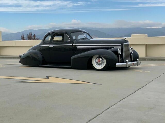 1938 Cadillac lasalle (Black/Black)