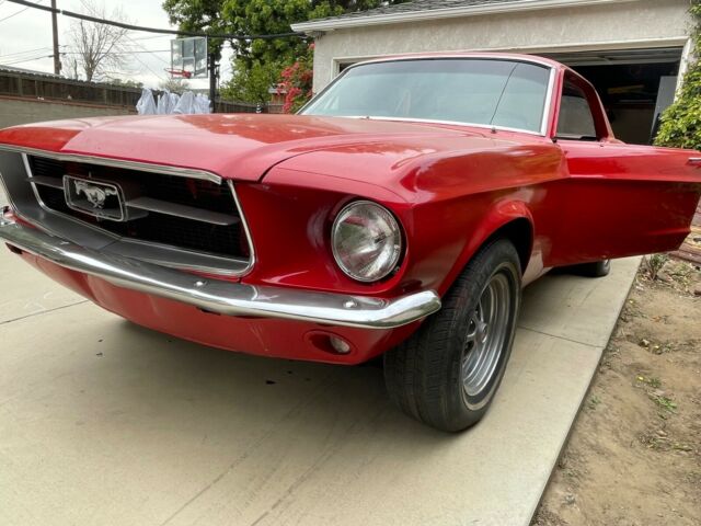 1967 Ford Mustang (Red/Black)