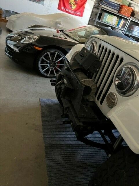 1963 Willys Custom 300 (White/Black)