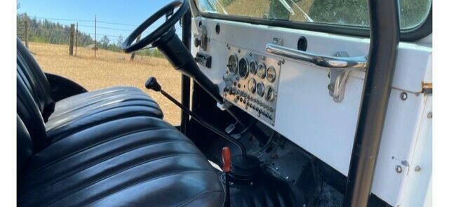 1963 Willys Custom 300 (White/Black)