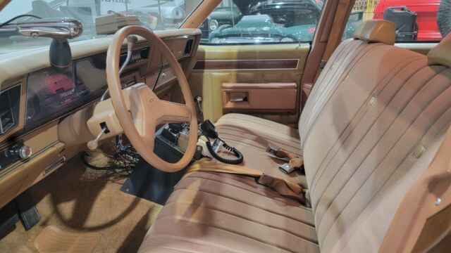 1979 Chevrolet Impala (Gold/Tan)