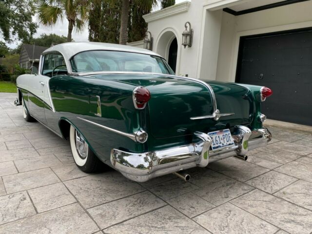 1954 Oldsmobile Ninety-Eight (Green/White/Green/White)
