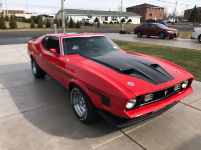 1971 Ford Mustang Mach 1 (Red/Black/Red)