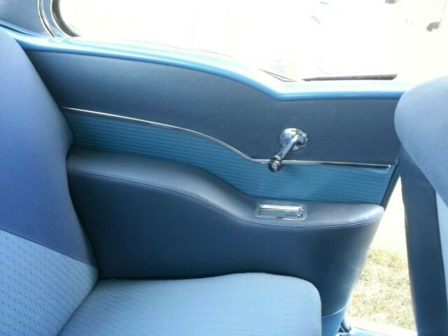 1955 Chevrolet Bel Air 210 (Blue/Blue)