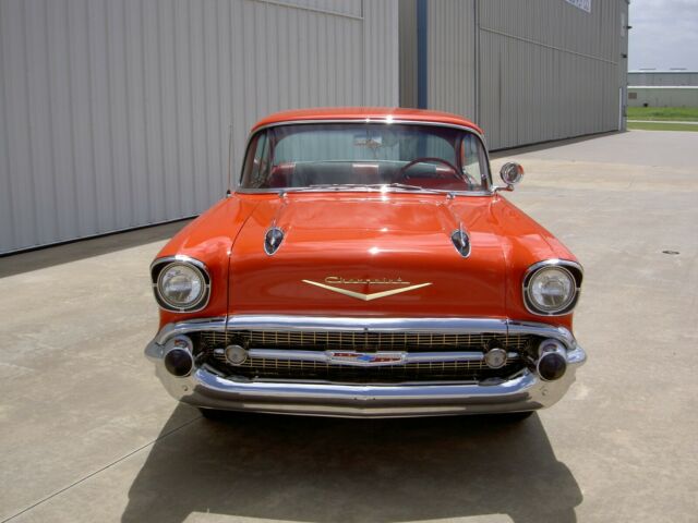 1957 Chevrolet Bel Air/150/210 (Red/Red)