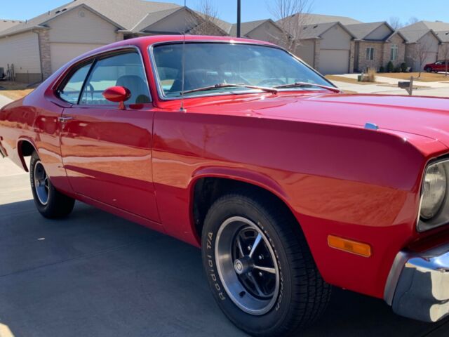 1974 Plymouth Duster (Red/White)