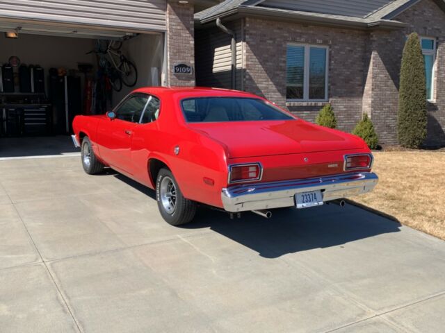 1974 Plymouth Duster (Red/White)