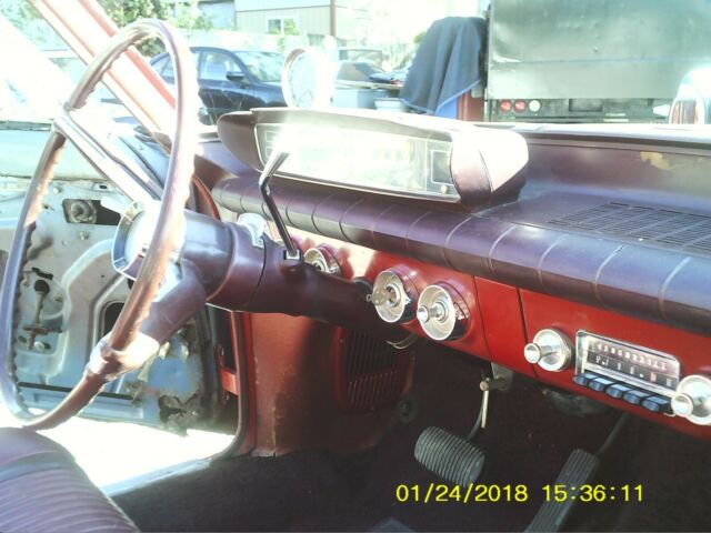 1962 Oldsmobile Cutlass (Red/Green)
