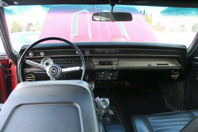 1967 Chevrolet Chevelle SS (Red/Black)