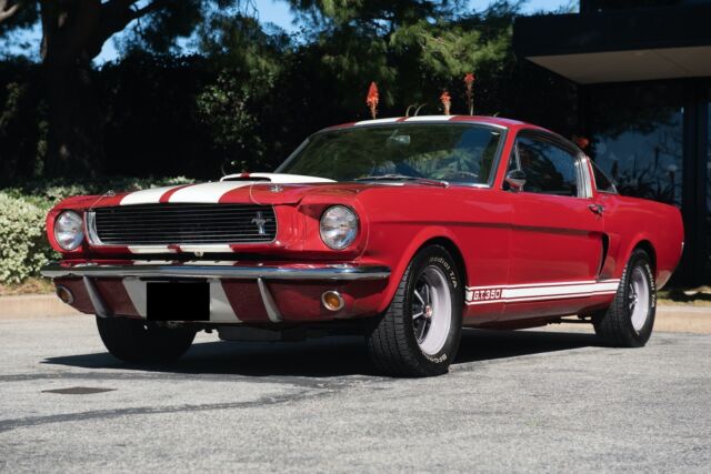 1966 Ford Mustang (Candy Apple Red/Black)