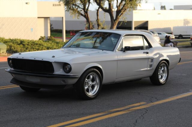 1967 Ford Mustang (avalanche gray/Black)