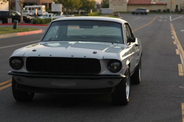 1967 Ford Mustang (avalanche gray/Black)