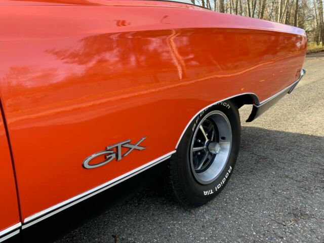 1969 Plymouth GTX (Red/Black)