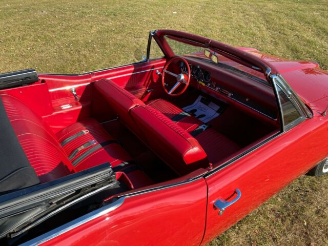 1968 Pontiac Tempest (Red/Red)
