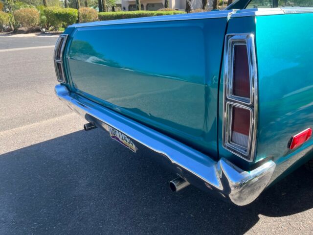 1977 Ford Ranchero (Blue/Black)