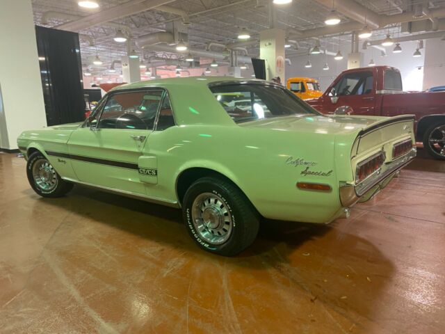 1968 Ford Mustang (Green/Blue)