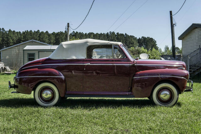 1941 Ford Super Deluxe (Dark Red/Red)