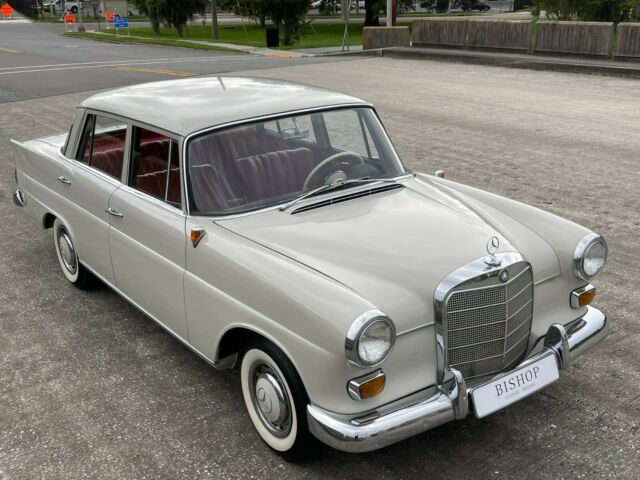 1963 Mercedes-Benz 190-Series (DB 158 White-Grey/Red LEATHER)